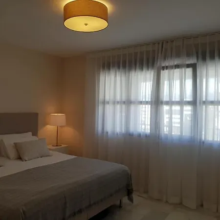 Atico - Edificio Marina Banus- Calle Muelle De Ribera Lägenhet *